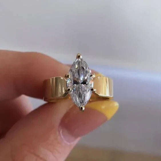Bague vintage en cristaline d'or