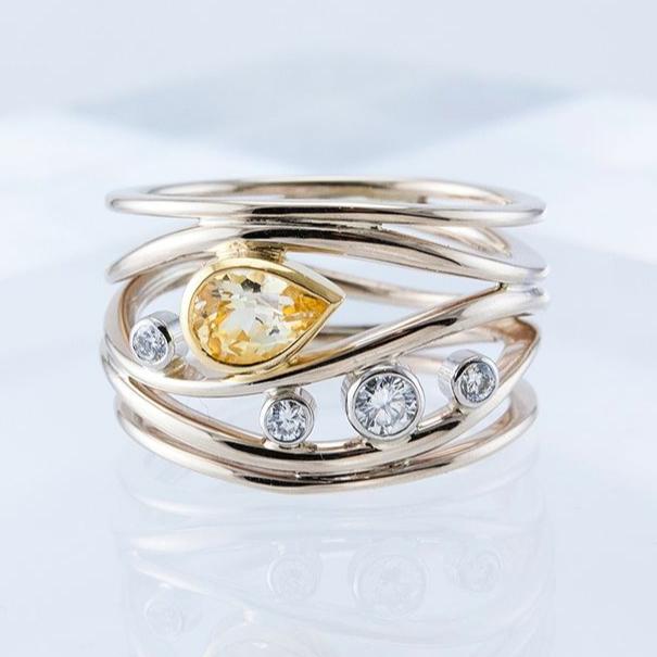 Bague vintage en verre orange stratifié