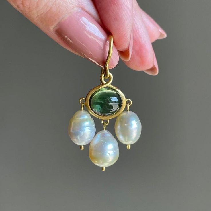 Boucles d'oreilles en perles avec cristal vert vintage