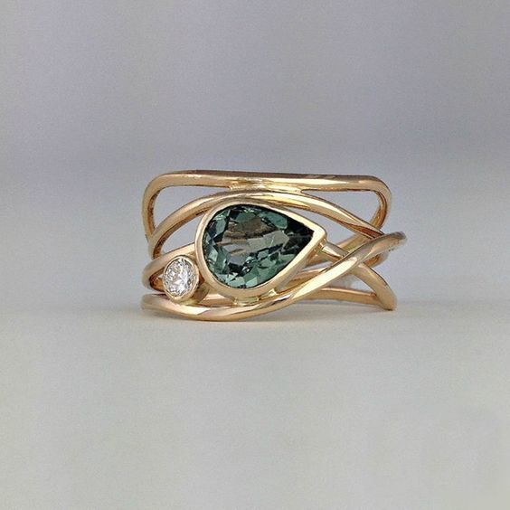Bague cristalline verte en or multicouche vintage