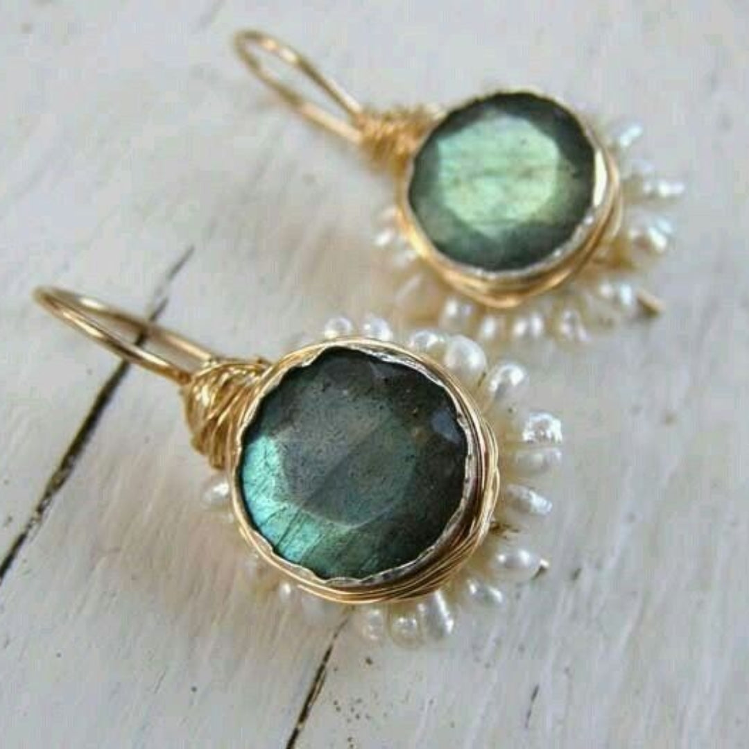 Boucles d'oreilles vintage en pierre verte