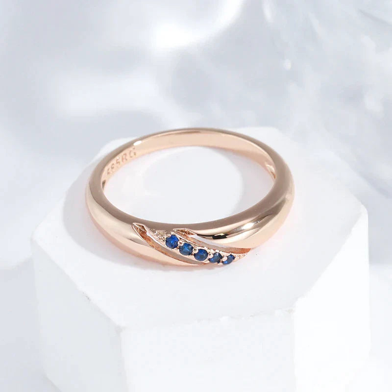 Bague Élégante avec Zirconium Bleu Incrusté dans l'Or