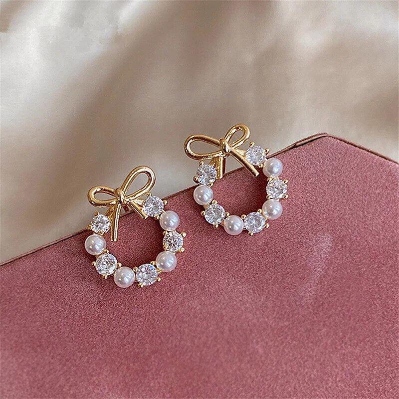 Boucles d'Oreilles de Nœud de Noël avec Perles et Zircons en Or