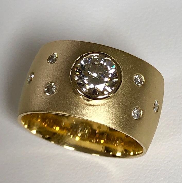 Bague vintage plaquée or avec zirconium