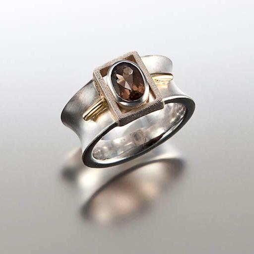 Bague en cristal grenat or et argent vintage