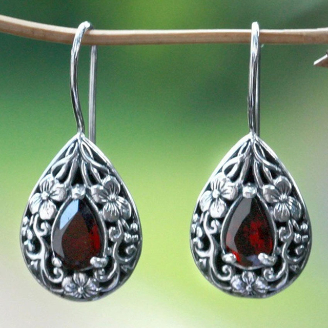 Boucles d'oreilles Vintage en Argent avec Cristal Rouge