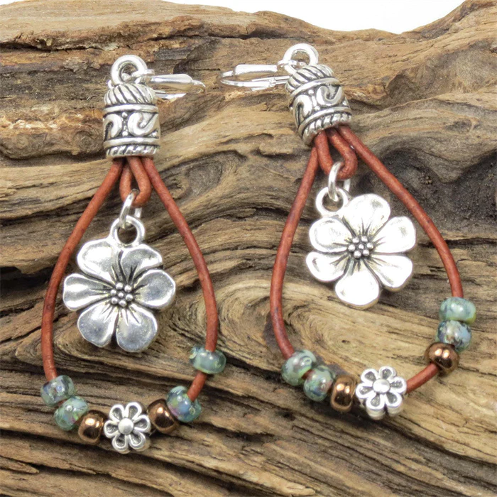 Boucles d'oreilles vintage avec fleurs