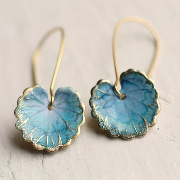 Boucles d'oreilles vintage à feuilles bleues
