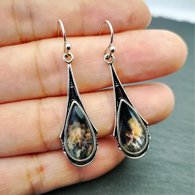 Boucles d'oreilles vintage foncées