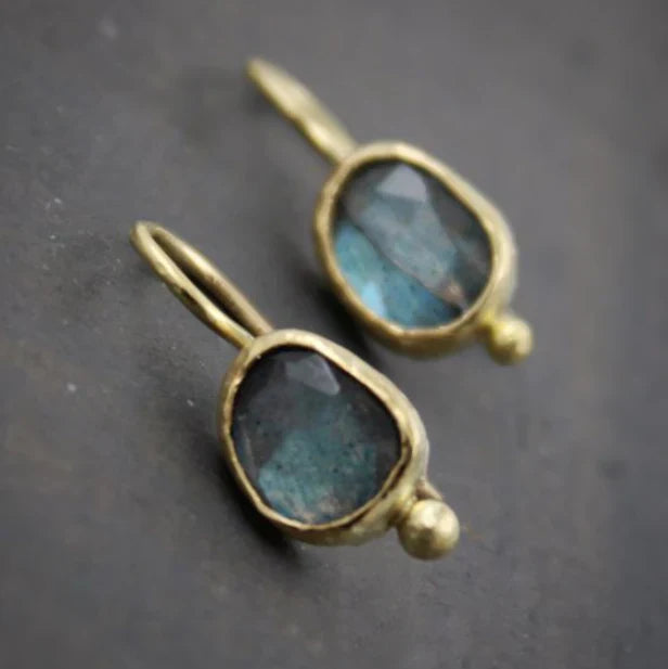 Boucles d'oreilles vintage en pierre bleue incrustée d'or