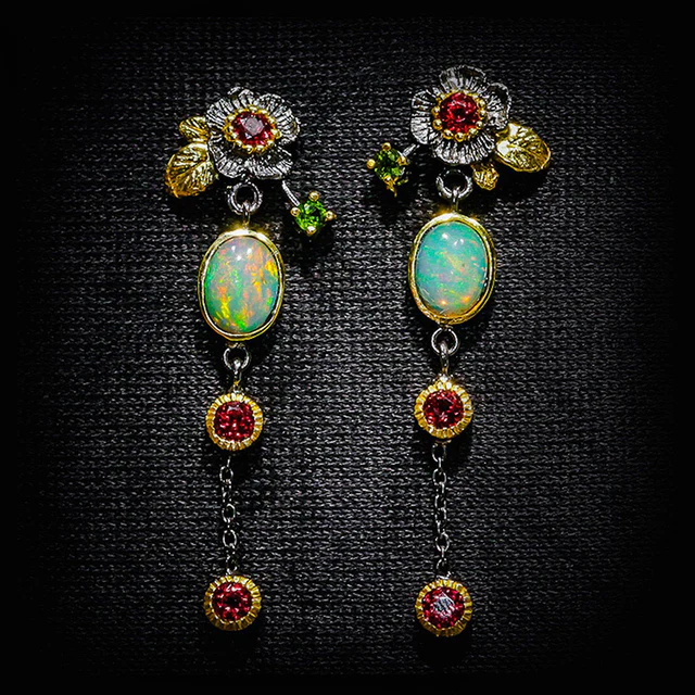 Boucles d'oreilles vintage avec opale et zircons