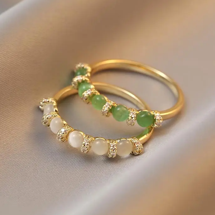 Bagues élégantes en opale