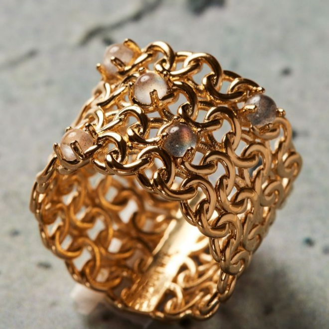 Bague creuse vintage avec cristaux dorés