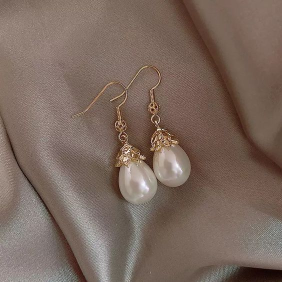 Pendants d'oreilles élégants en perles