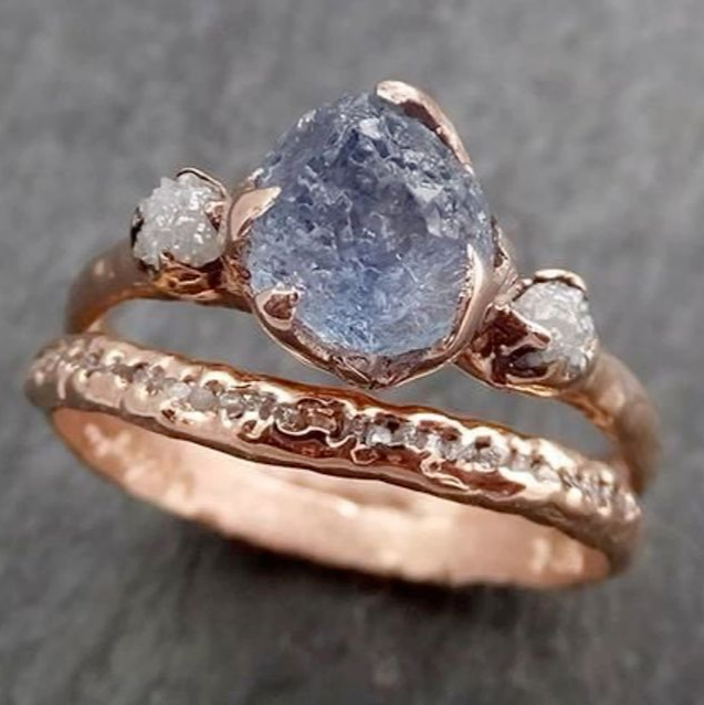 Bague rose avec quartz bleu vintage