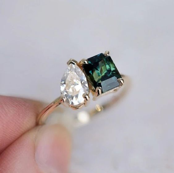 Bague verte vintage avec cristal