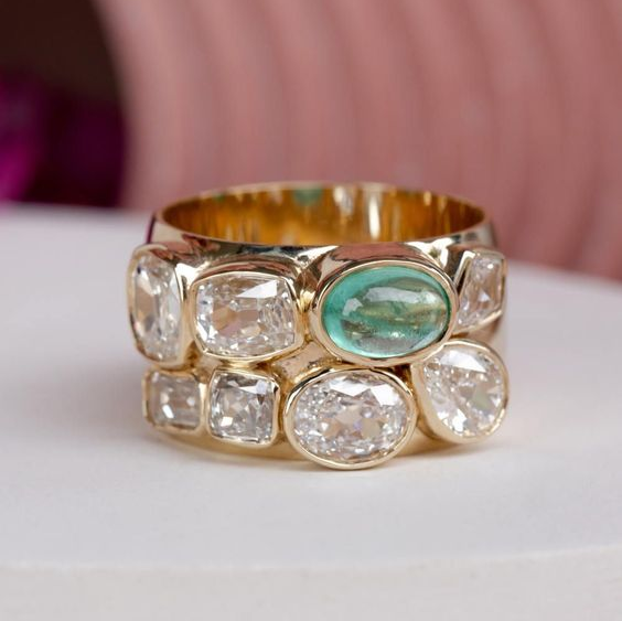 Bague vintage en cristal blanc et vert en or