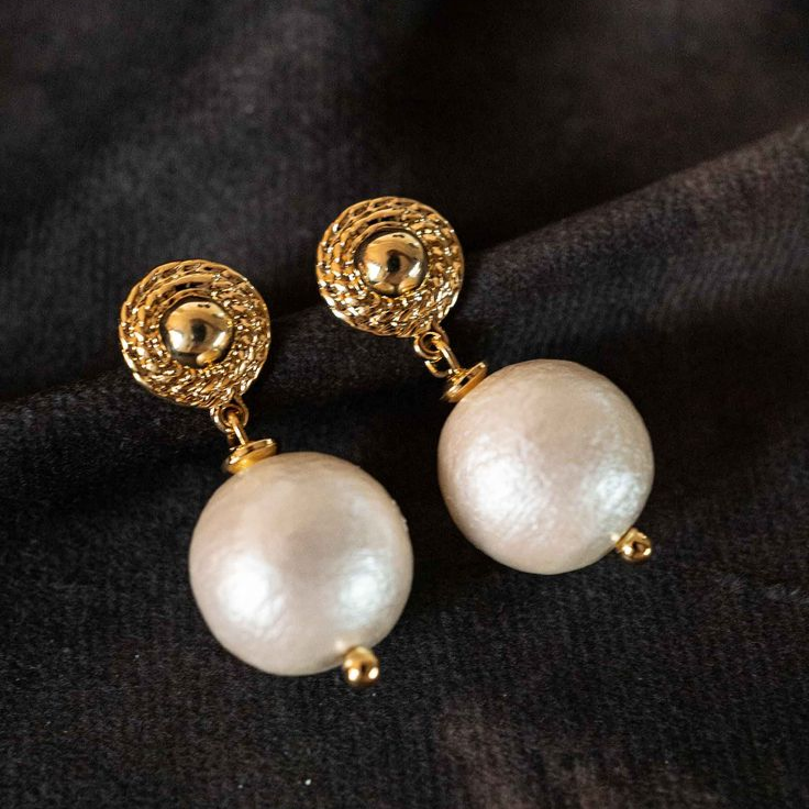 Boucles d'oreilles vintage en perles dorées