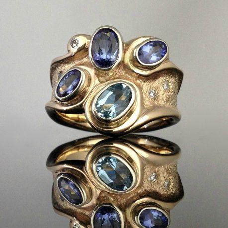 Bague vintage irrégulière en cristal bleu doré