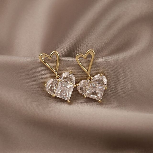 Boucles d'oreilles Minimalistes en Or avec Coeur en Zirconium