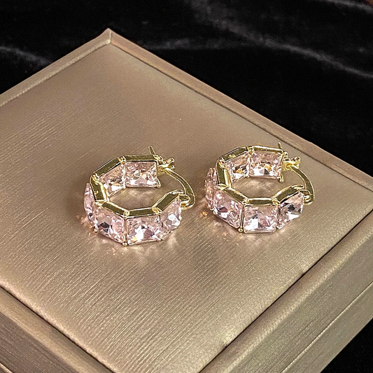 Boucles d'oreilles élégantes roses et brillantes