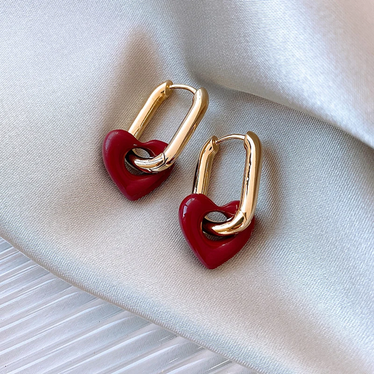Boucles d'oreilles élégantes en forme de cœur baroque rouge