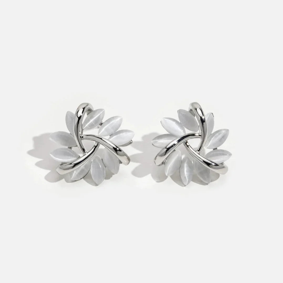 Boucles d'Oreilles Pétales Élégantes et Exquises en Or et Argent